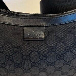 Gucci black crossbody adjustable strap GG logo canvas